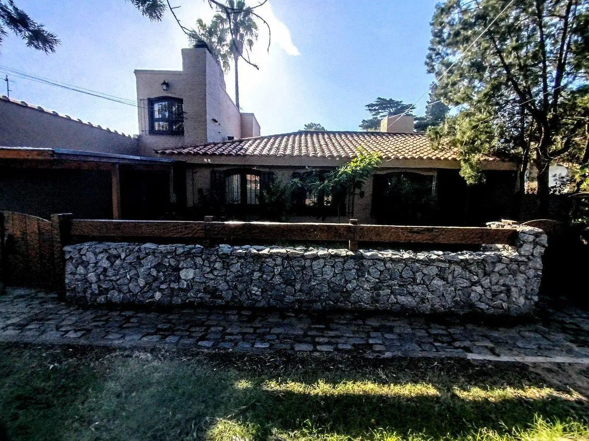 VENTA CASA 4 AMBIENTES ADROGUE PATIO QUINCHOPILETA 5