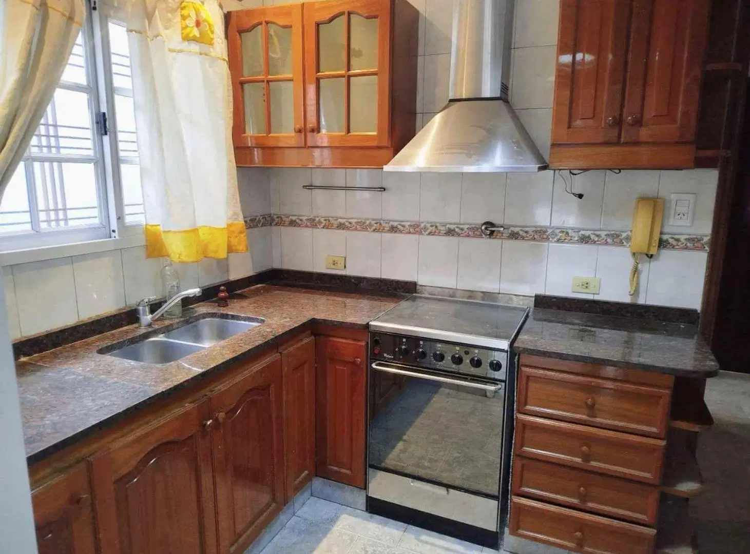 VENTA CASA 5 AMBIENTES LOMAS COCHERA PATIO 3