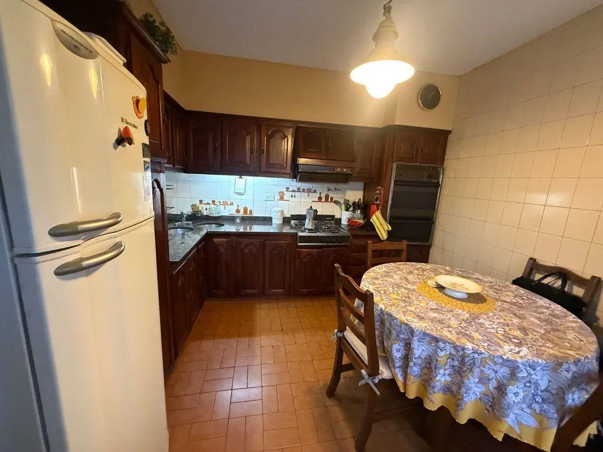 VENTA CASA TRIPLEX 5 AMB. DE CATEGORIA LINIERS 8