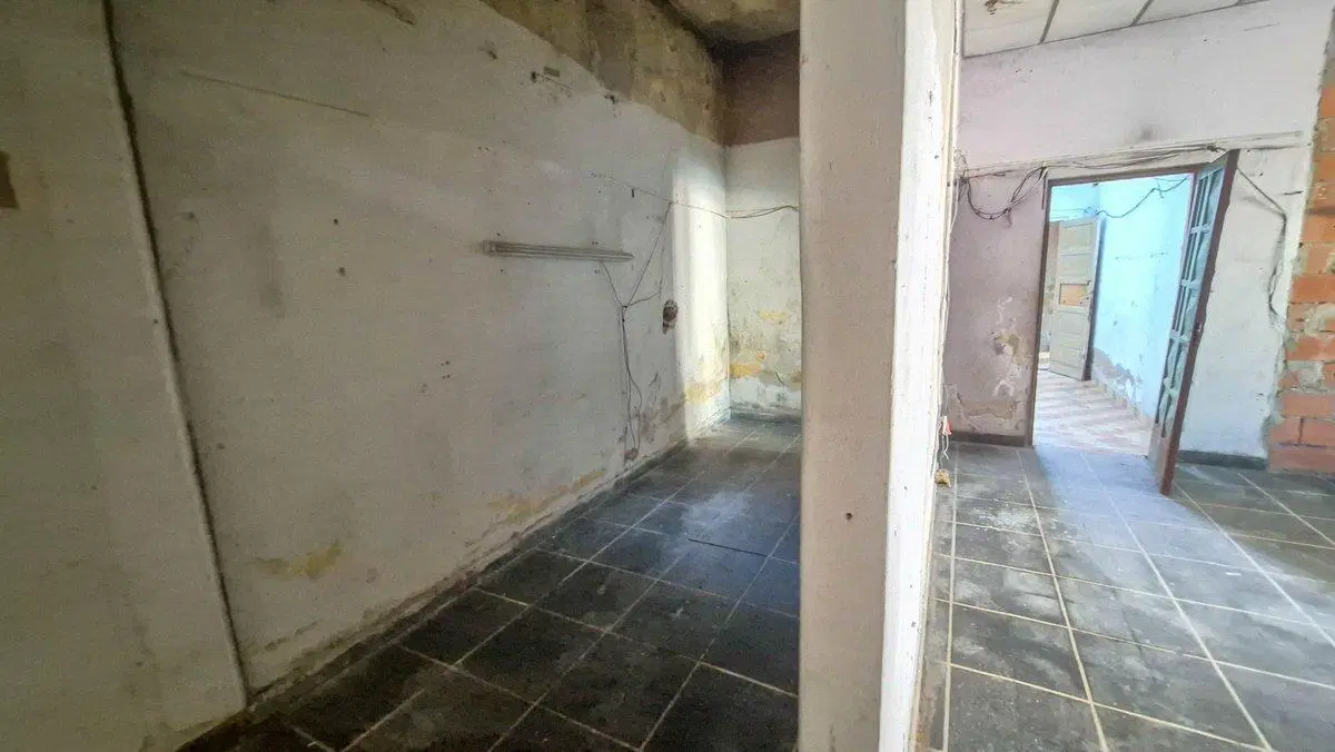 LOCAL COMERCIAL EN ESQUINA SAN JUSTO A REFACCIONAR 4