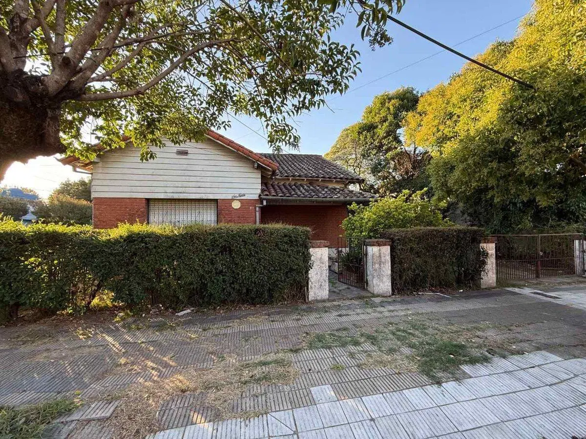 VENTA CASA 3 AMB HURLINGHAM PARA RECICLAR 4