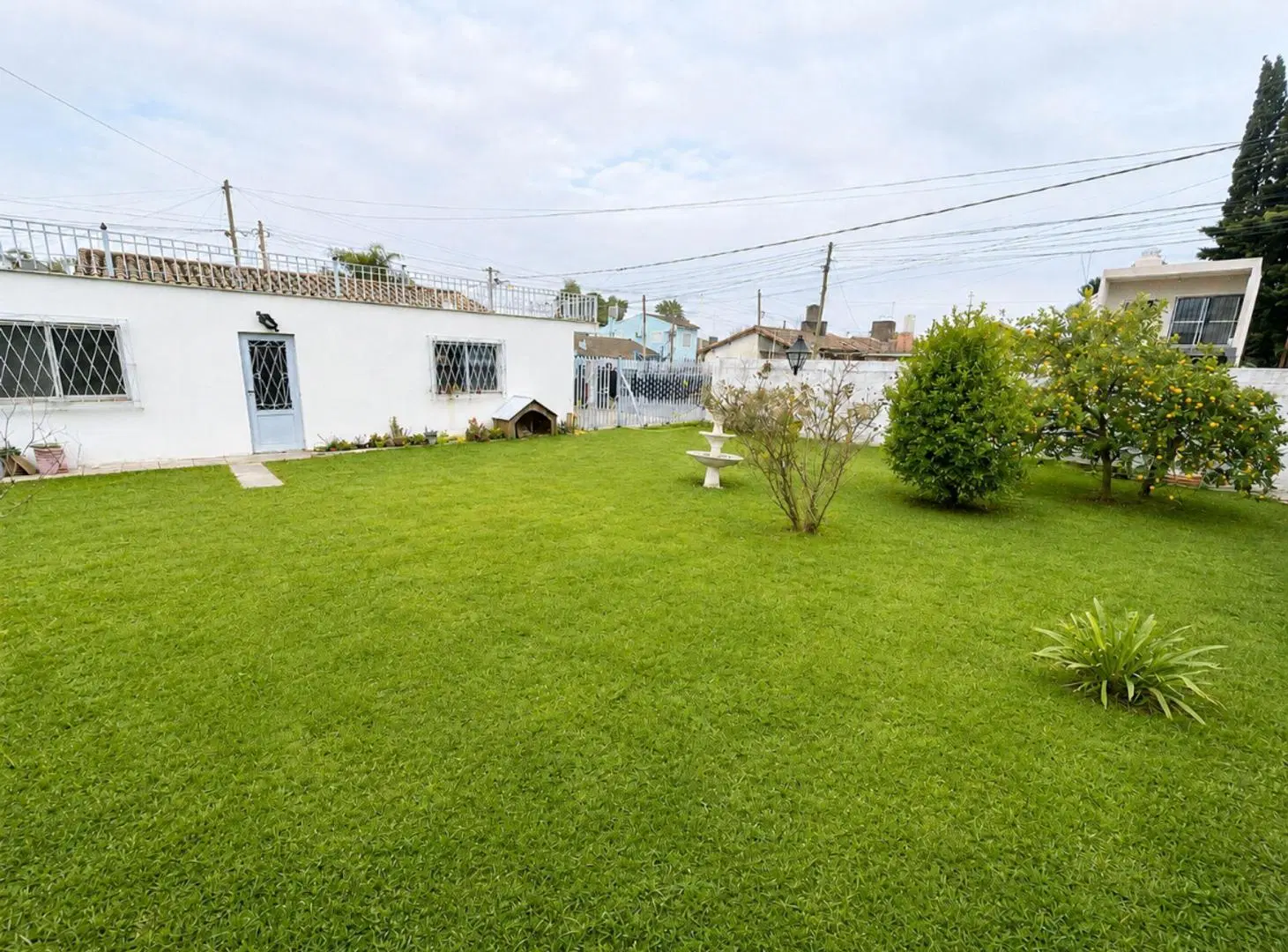 VENTA CASA 4 AMB CIUDAD EVITA DOBLE COCHERA PATIO 8
