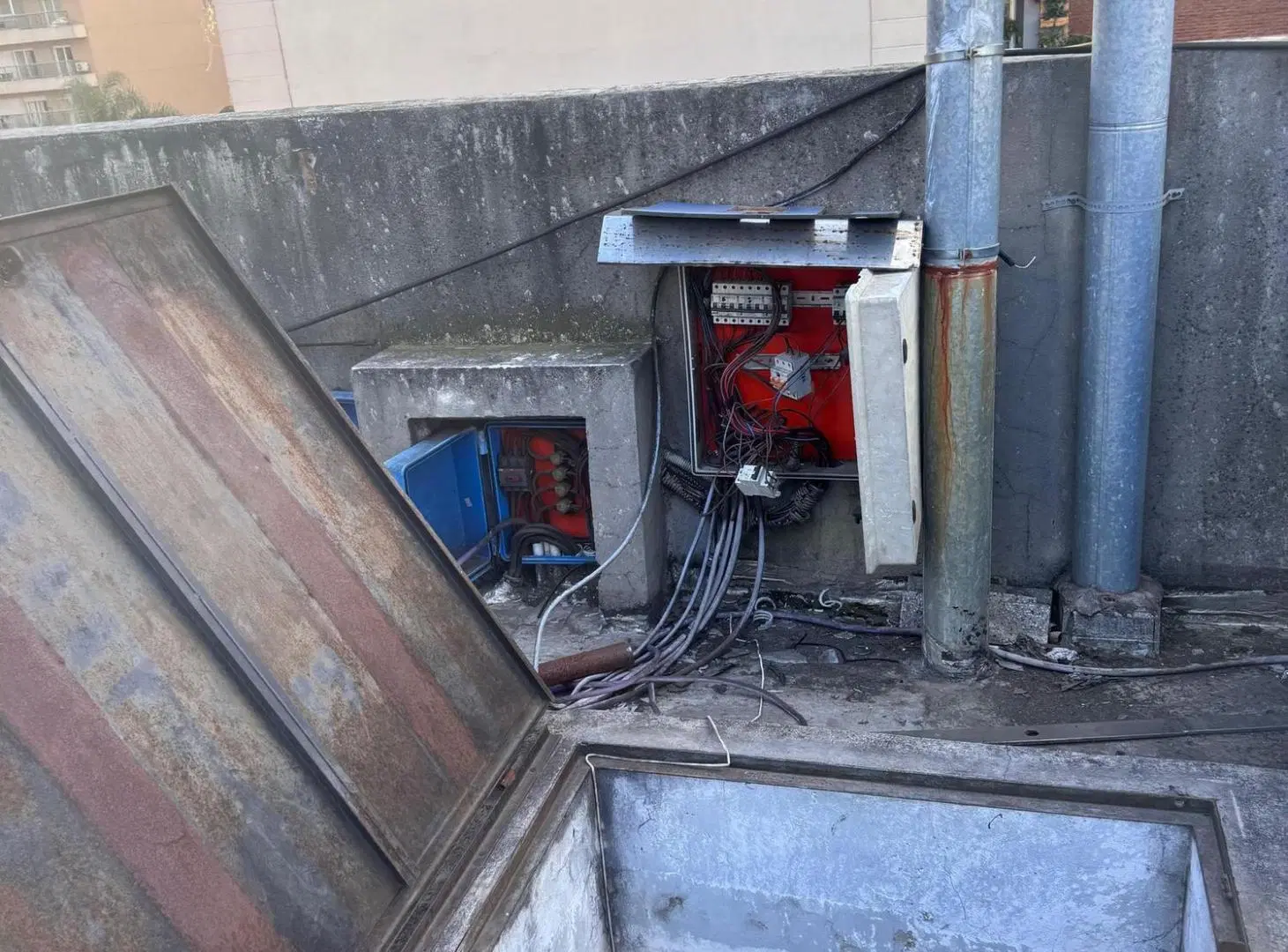 LOCAL LOTE PROPIO LANUS A REFACCIONAR 5
