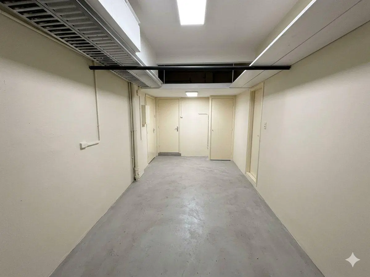 VENTA  CASA  CUATRO AMBIENTES PARQUE CHACABUCO 4