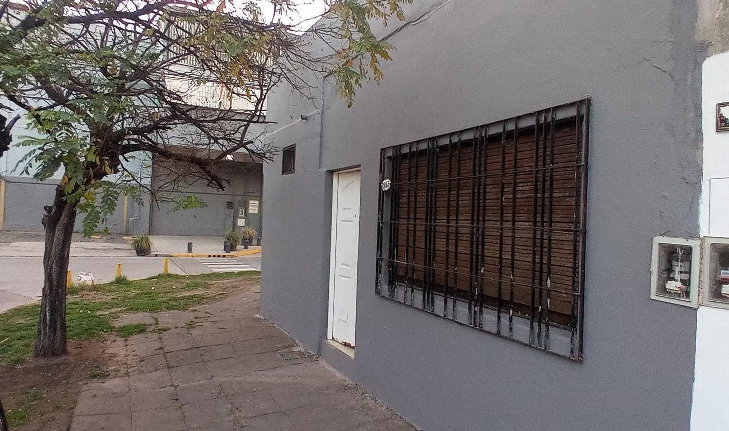VENTA CASA MULTIFAMILIAR EN CASEROS PETIT HOTEL 2