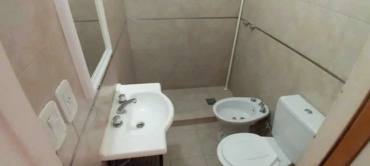 VENTA DEPARTAMENTO 2 AMB CASEROS APTO CREDITO 3