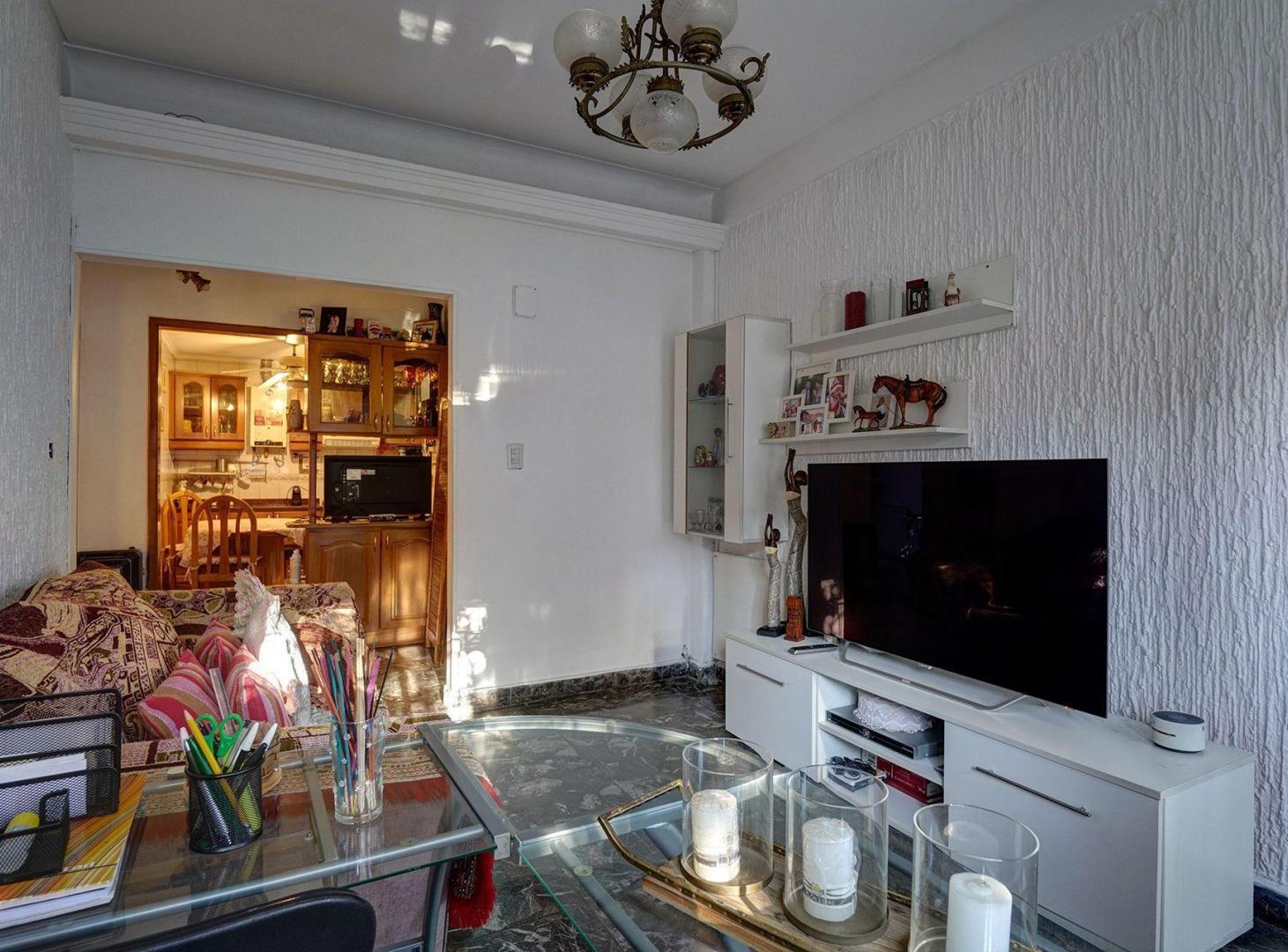 Foto de VENTA PH 3 AMB PARQUE AVELLANEDA FRENTE GARAGE, imagen 4