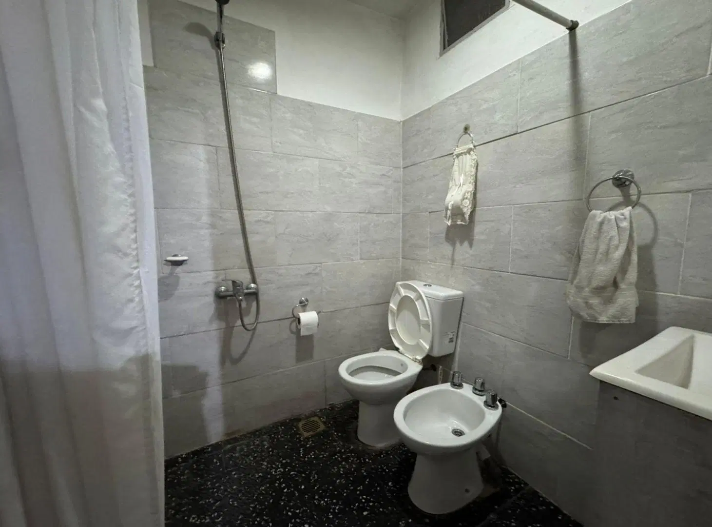 VENTA CASA MULTIFAMILIAR 4 AMB VILL CELINA COCHERA 3