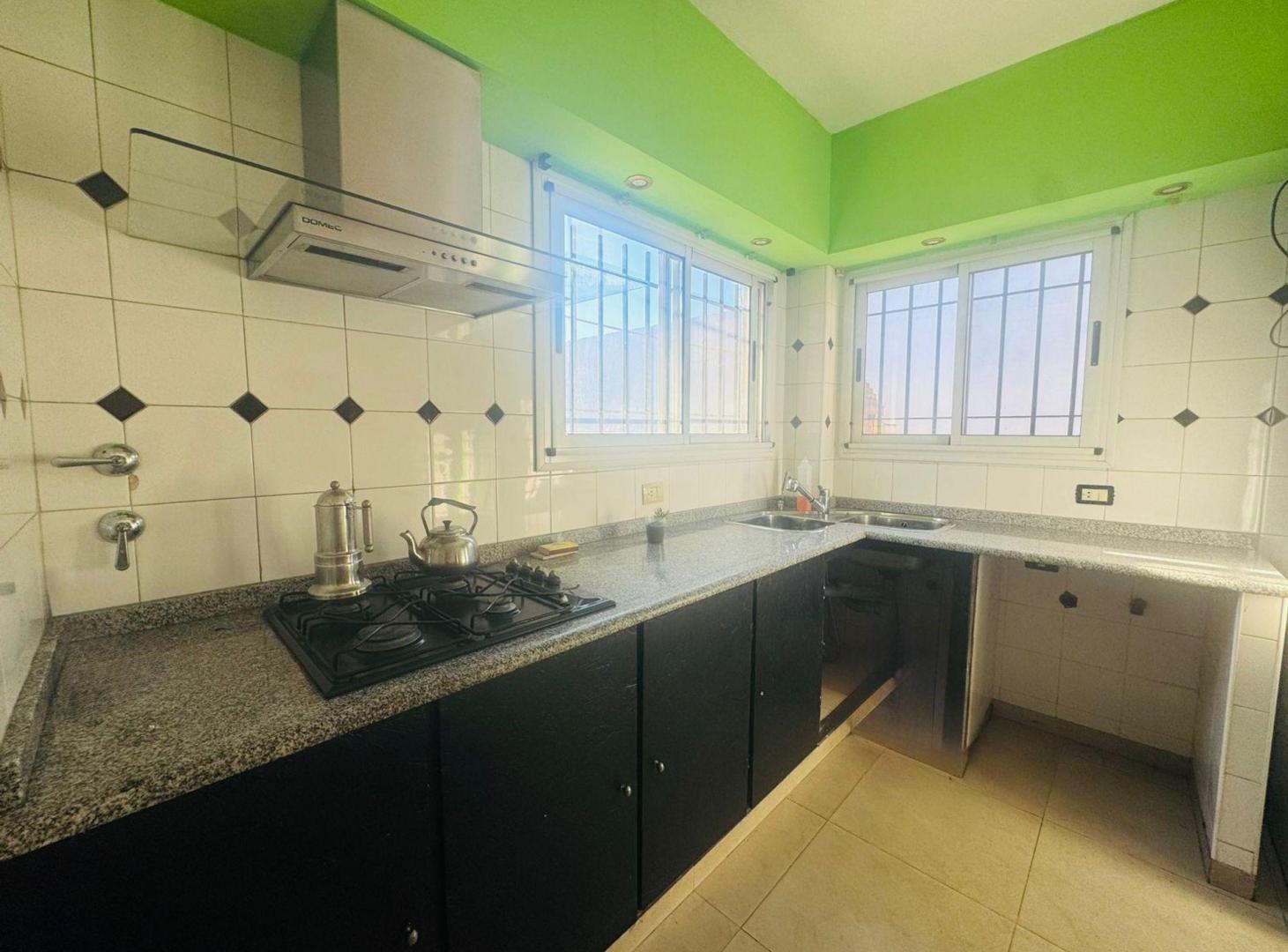 Foto de VENTA CASA 4 AMB LANUS MODERNA JARDIN COCHERA, imagen 4