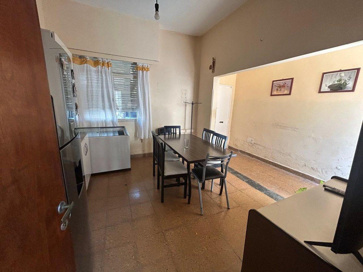 Foto de VENTA CASA C/ LOCAL PARQUE PATRICIOS APTO CREDITO, imagen 1