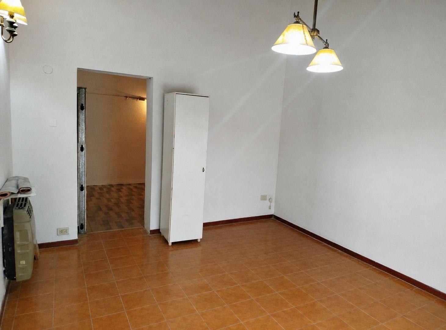 Foto de VENTA CASA 5 AMBIENTES LOMAS COCHERA PATIO, imagen 2