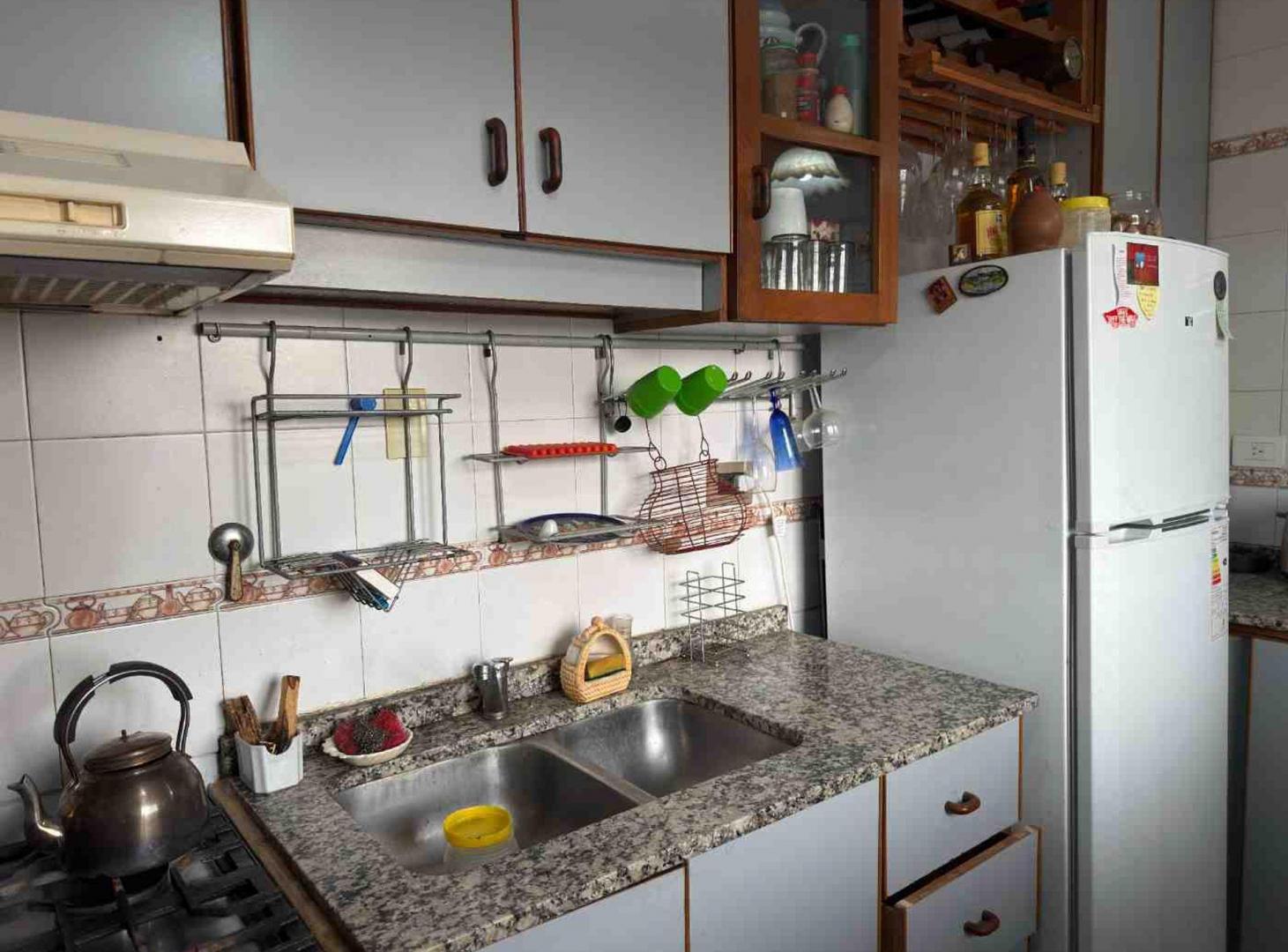 Foto de VENTA DEPARTAMENTO 3 AMB CON COCHERA LANUS, imagen 1