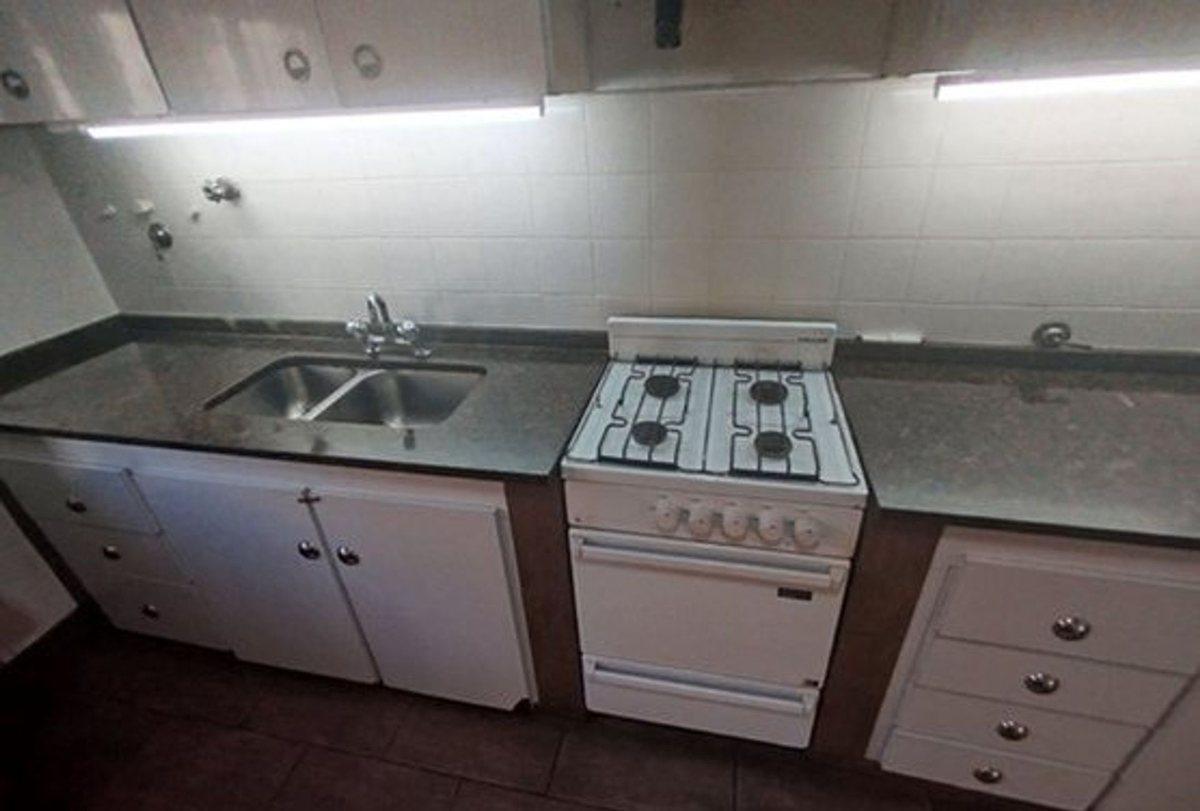 Foto de VENTA CASA 4 AMB TEMPERLEY APTO CREDITO PATIO, imagen 1