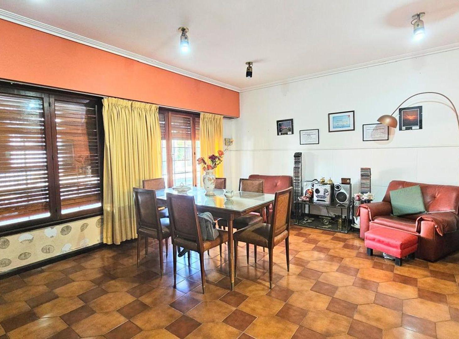 Foto de VENTA CASA 5 AMBIENTES RAMOS MEJIA CENTRO, imagen 2