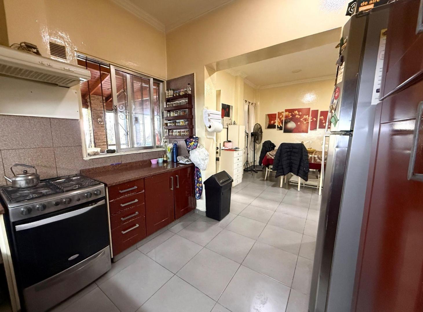 Foto de VENTA CASA 6 AMBIENTES PATIO QUINCHO COCHERA, imagen 2
