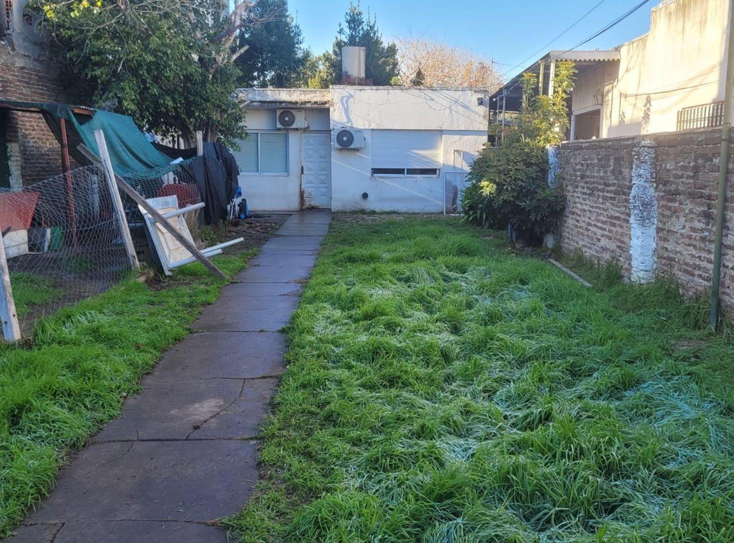 Foto de VENTA CASA 3 AMB HURLINGHAM A RECICLAR LOTE PROPIO, imagen 3