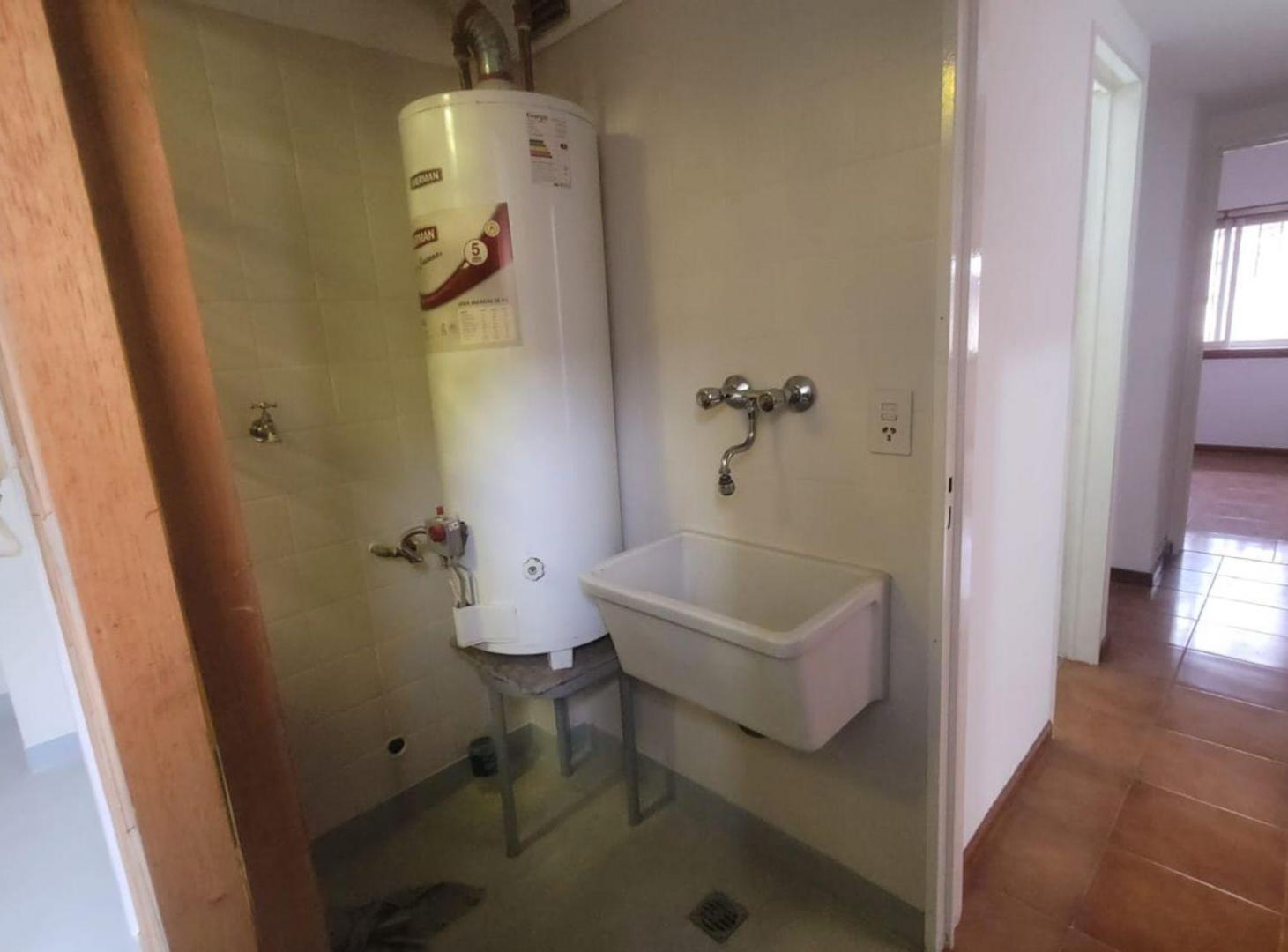 Foto de VENTA DPTO 4 AMB LINIERS IMPECABLE, imagen 4