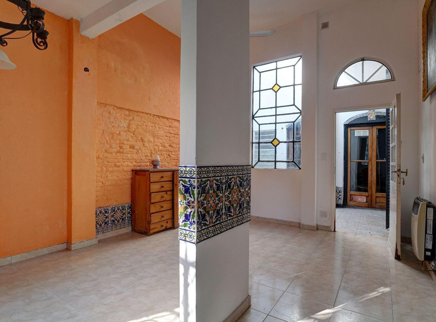 Foto de VENTA PH 5 AMB VELEZ SARSFIELD FTE PATIO Y TERRAZA, imagen 2