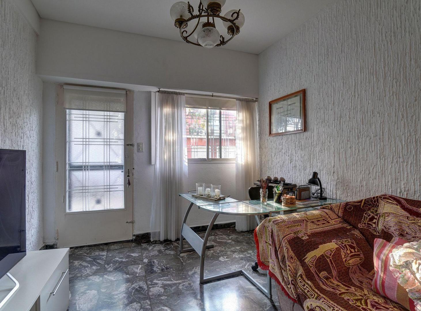 Foto de VENTA PH 3 AMB PARQUE AVELLANEDA FRENTE GARAGE, imagen 2