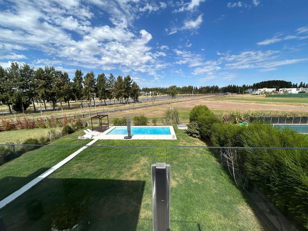 Foto de VENTA CASA 4 AMB EZEIZA-SAN FELIPE - APTO PERMUTA, imagen 1