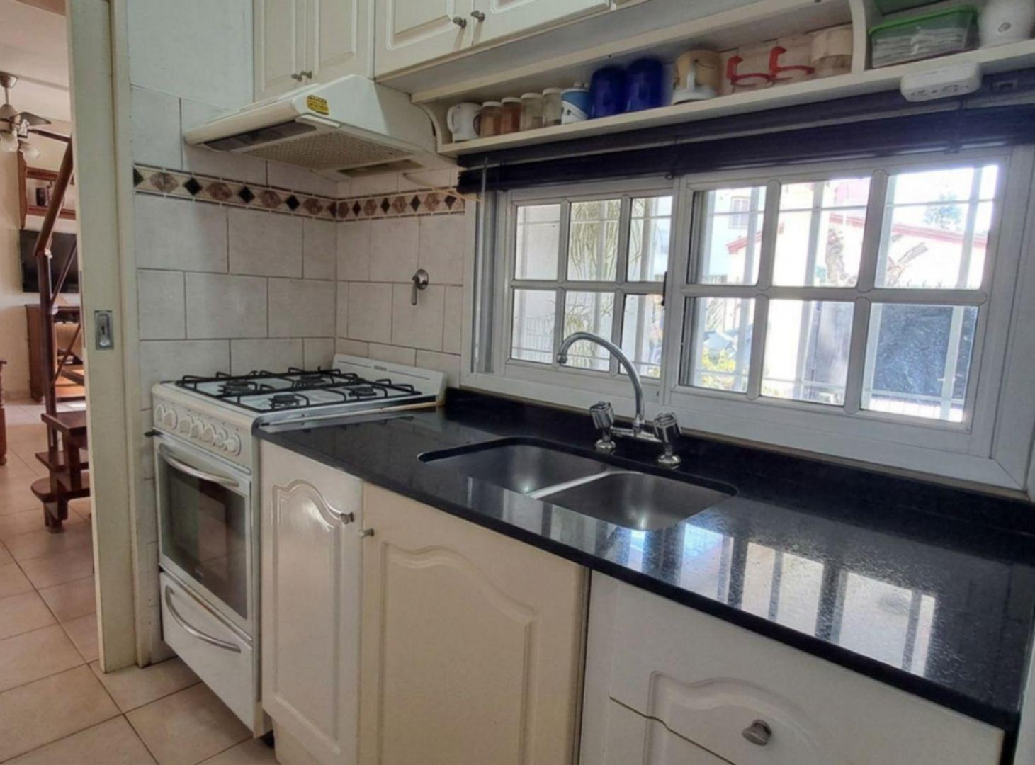 Foto de VENTA CASA TRIPLEX 4 AMB HAEDO GARAGE PLAYROOM, imagen 5