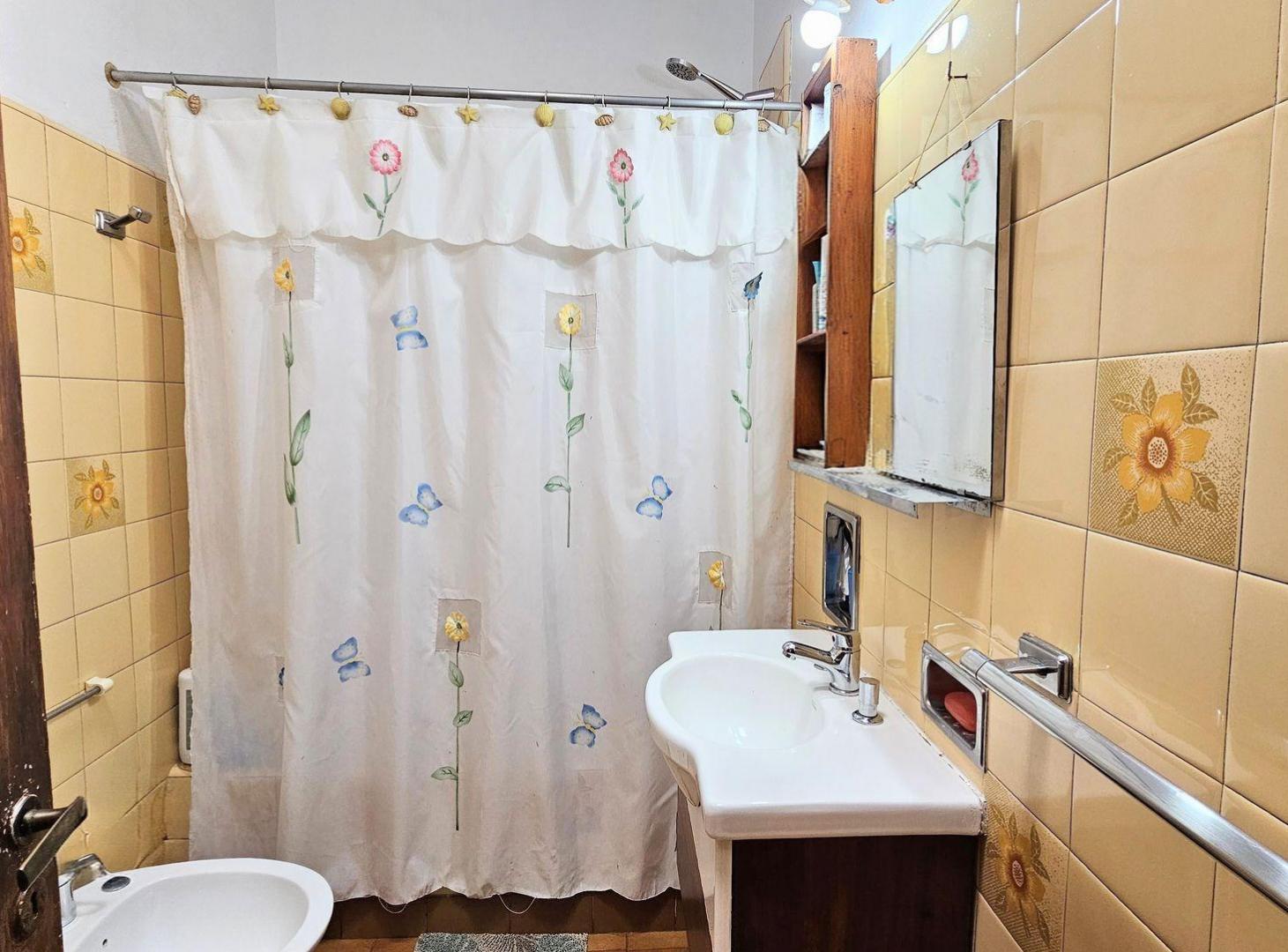 Foto de VENTA PH 3 AMBIENTES PB FRENTE LUGANO APTO CREDITO, imagen 5