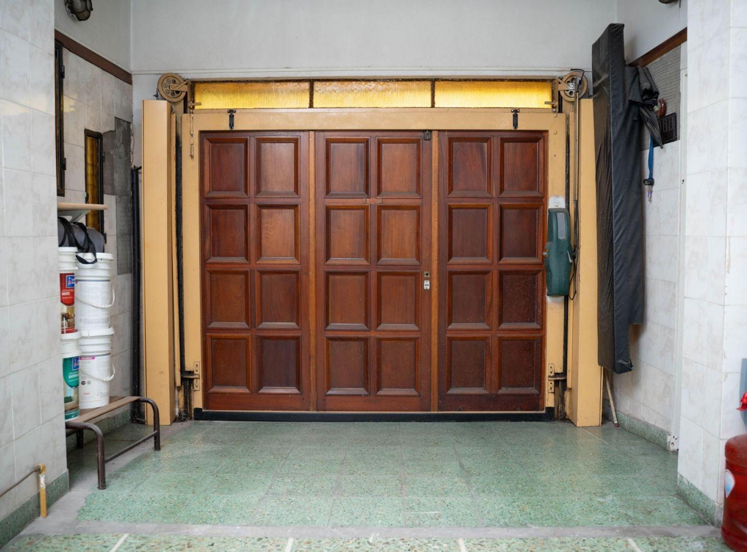 Foto de VENTA PH 4 AMB L. DEL MIRADOR FTE GARAGE MULTIFLIA, imagen 3