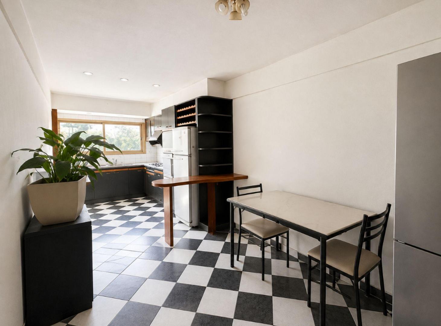 Foto de VENTA CASA 4 AMBIENTES LINIERS + LOCAL LOTE 336M2, imagen 2