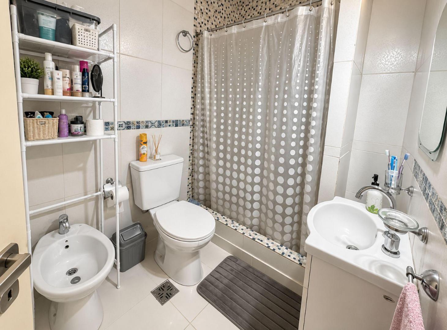 Foto de VENTA PH 3 AMBIENTES MATADEROS BALCON Y BAJAS EXP, imagen 2