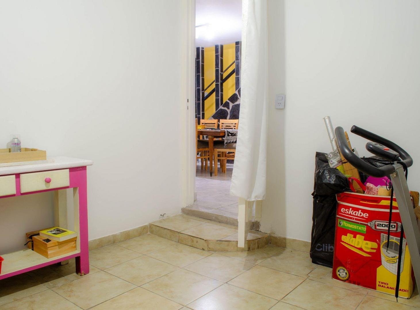 Foto de VENTA CASA 4 AMBIENTES LINIERS PERMUTA, imagen 4