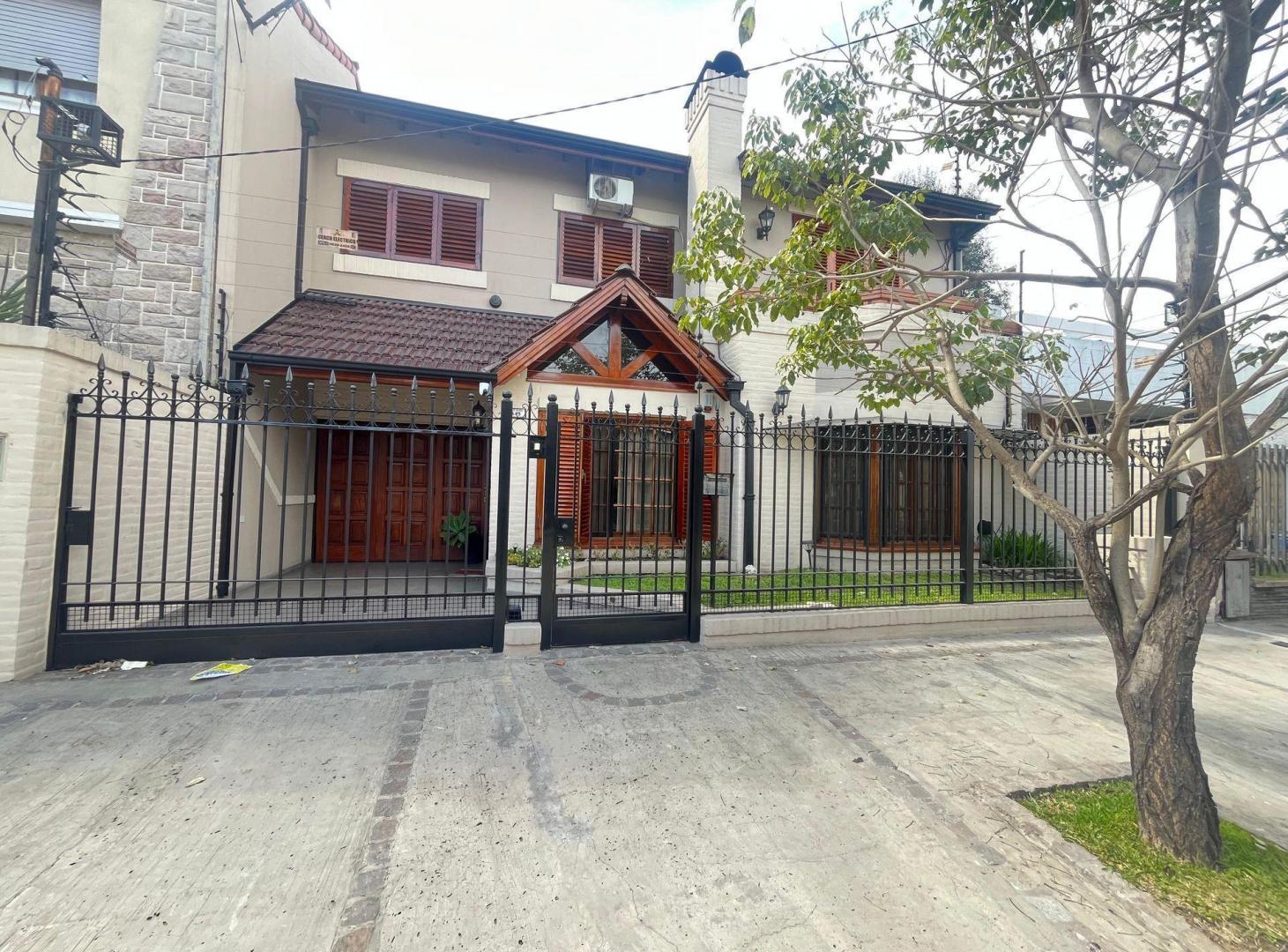 Foto de VENTA CASA 5 AMBIENTES EN VILLA SARMIENTO, imagen 1