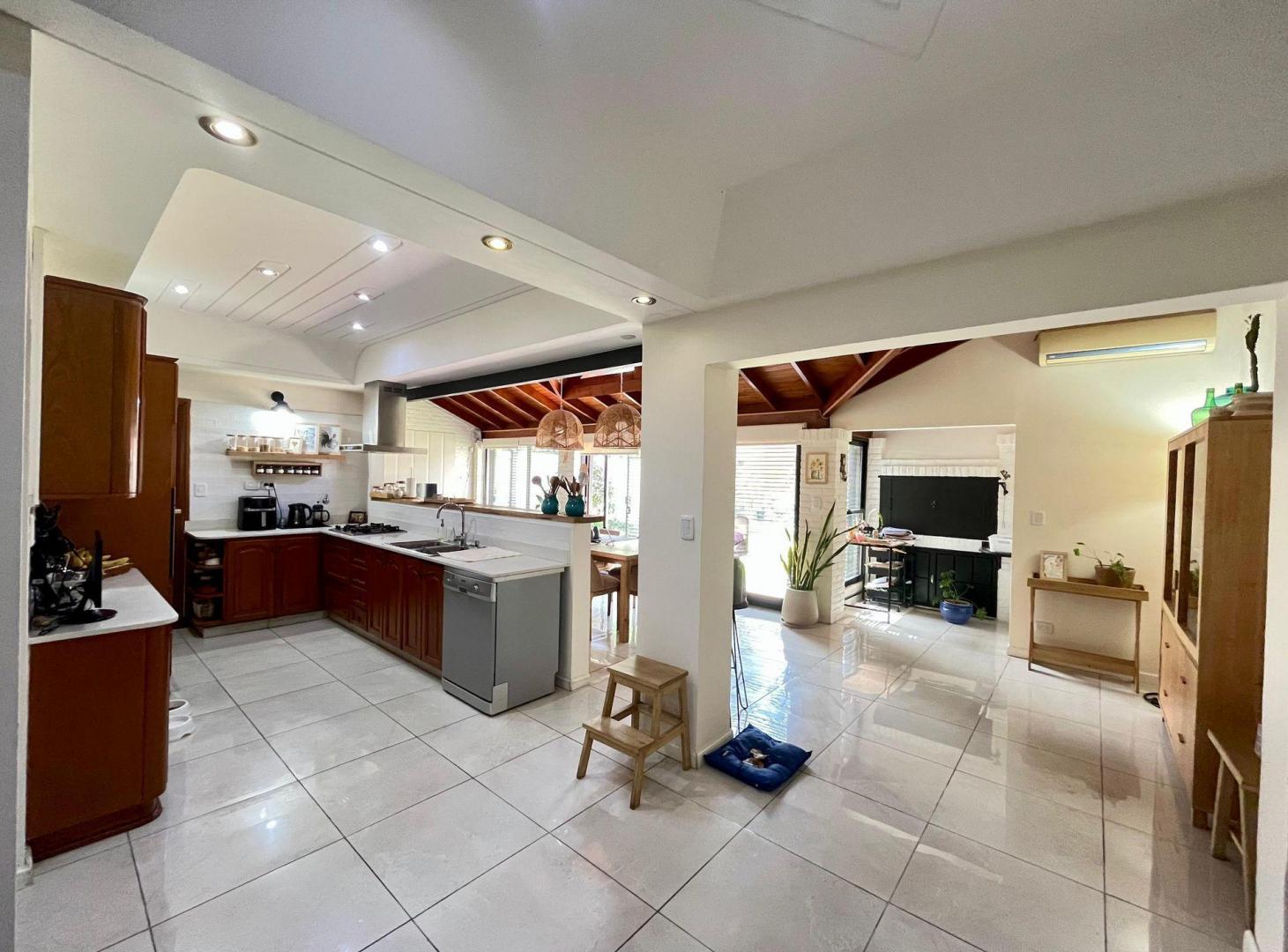 Foto de VENTA CASA 5 AMBIENTES EN VILLA SARMIENTO, imagen 3