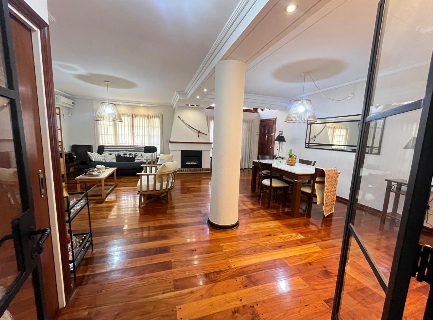 Foto de VENTA CASA 5 AMBIENTES EN VILLA SARMIENTO, imagen 2