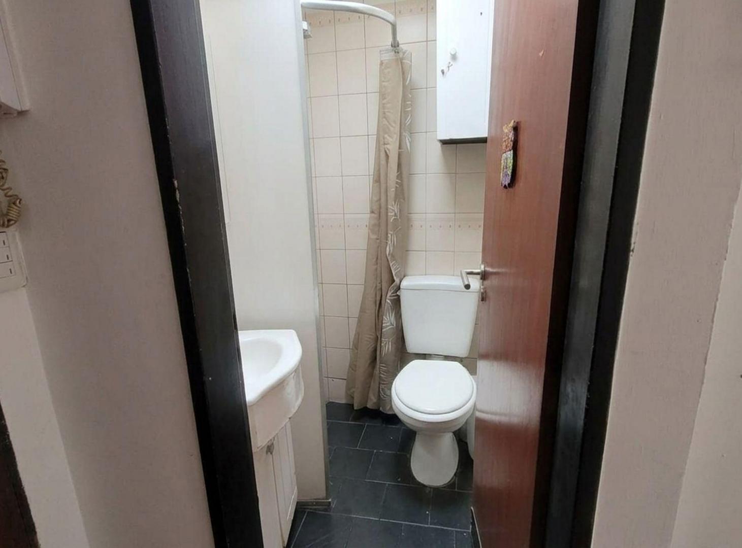 Foto de VENTA PH 3 AMB LINIERS TERRAZA PROPIA LUMINOSO, imagen 2