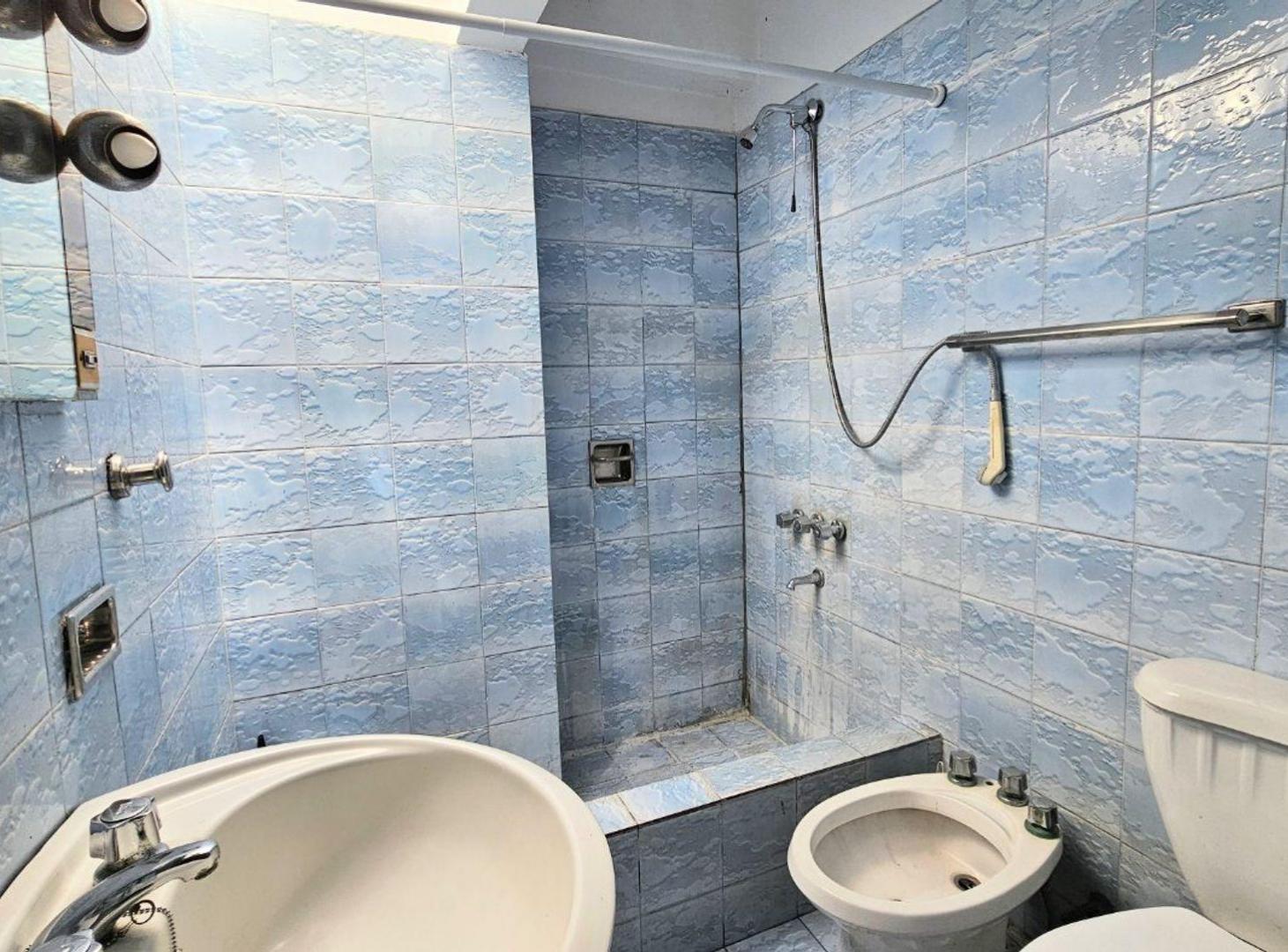 Foto de VENTA CASA 4 AMBIENTES CON DEPOSITO VILLA MADERO, imagen 4