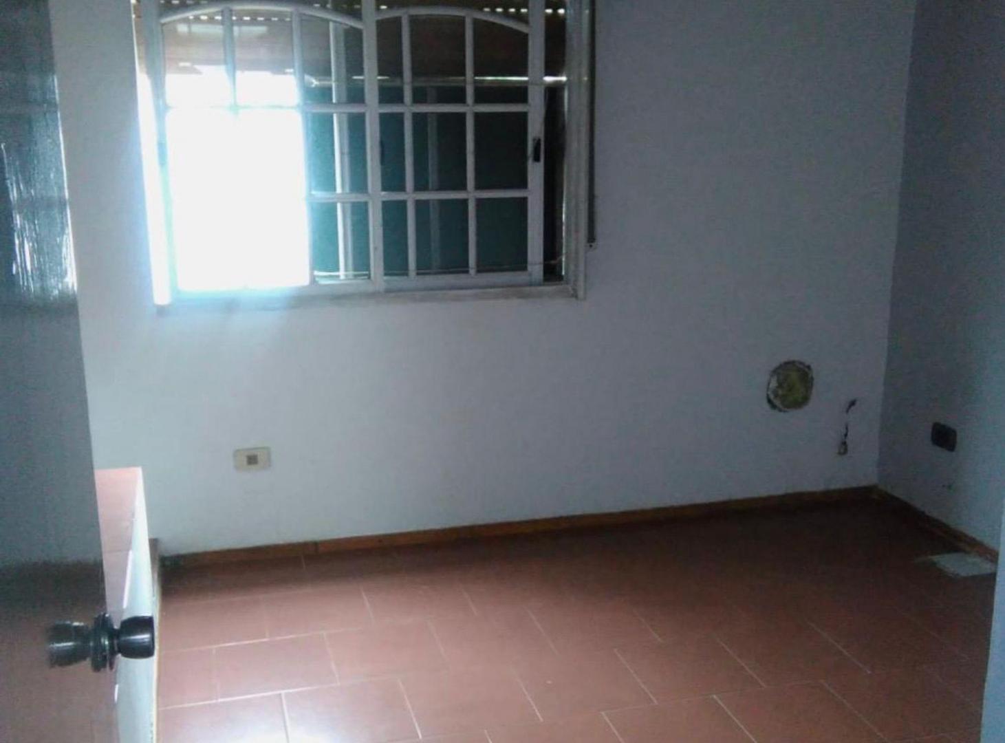 Foto de VENTA PH 4 AMBIENTES HAEDO PATIO LAVADERO, imagen 5