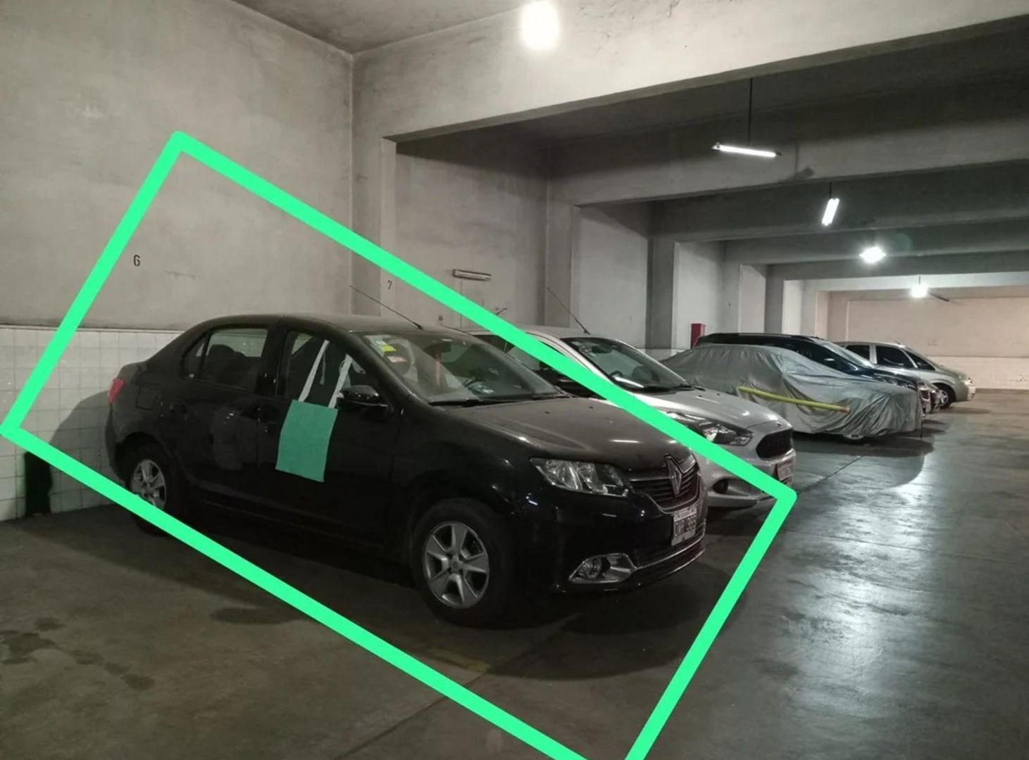 Foto de VENTA 2 COCHERAS FIJAS CUBIERTAS EN LINIERS, imagen 1