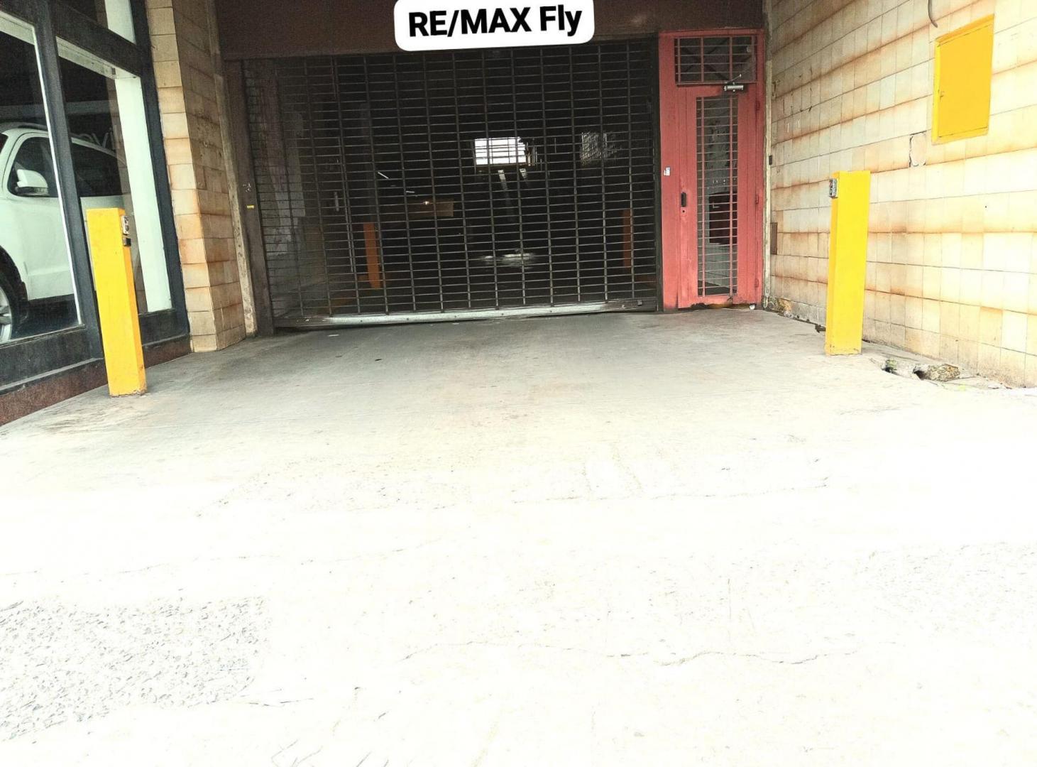 Foto de VENTA 2 COCHERAS FIJAS CUBIERTAS EN LINIERS, imagen 4