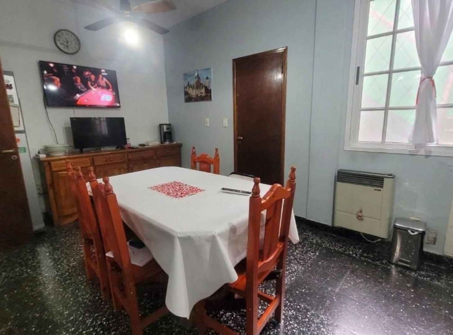 Foto de VENTA CASA 6 AMB LINIERS CON LOCAL MULTIFAMILIAR, imagen 4