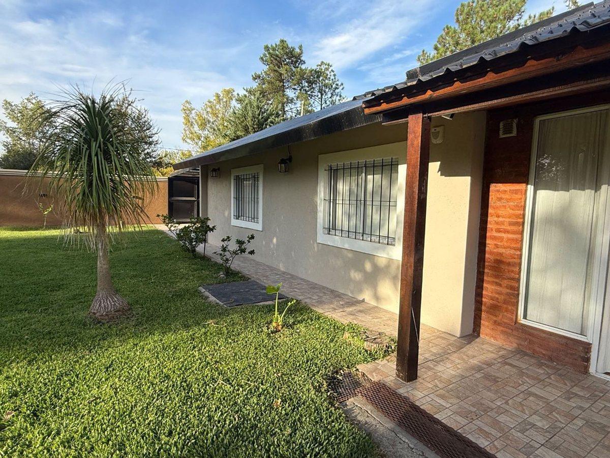 Foto de VENTA CASA 4 AMB FCO ALVAREZ ACEPTA PERMUTA, imagen 1
