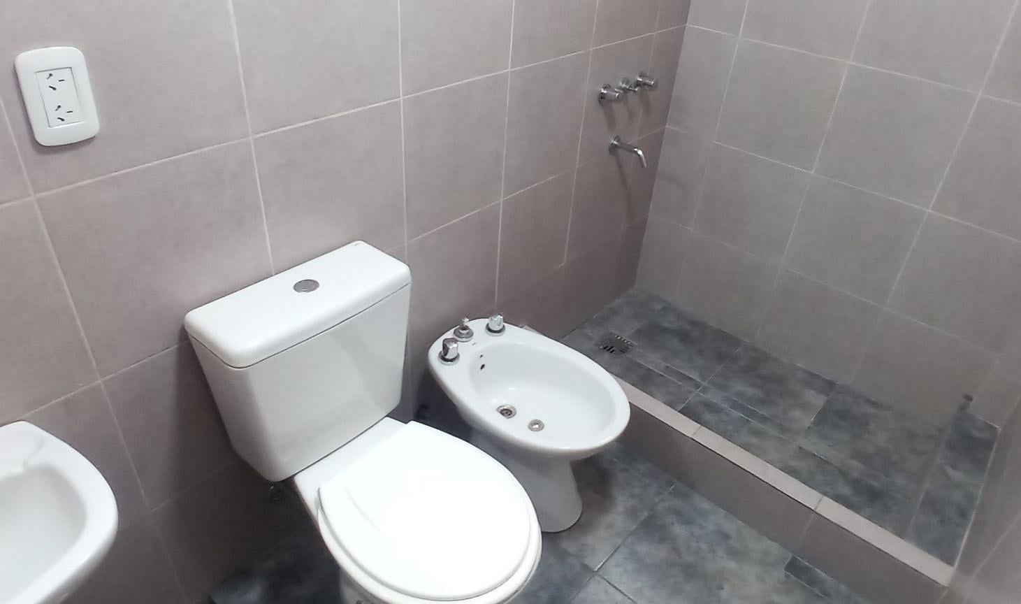 Foto de VENTA DE EDIFICIO EN BLOQUE MORON OPORTUNIDAD, imagen 5