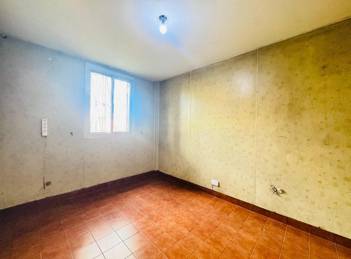 Foto de VENTA PH 3 AMB BANFIELD BARRIO SEMI CERRAD COCHERA, imagen 5