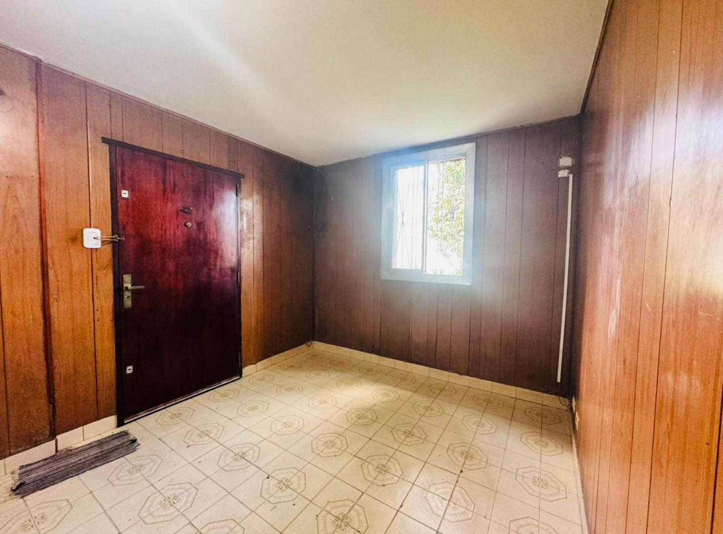 Foto de VENTA PH 3 AMB BANFIELD BARRIO SEMI CERRAD COCHERA, imagen 1