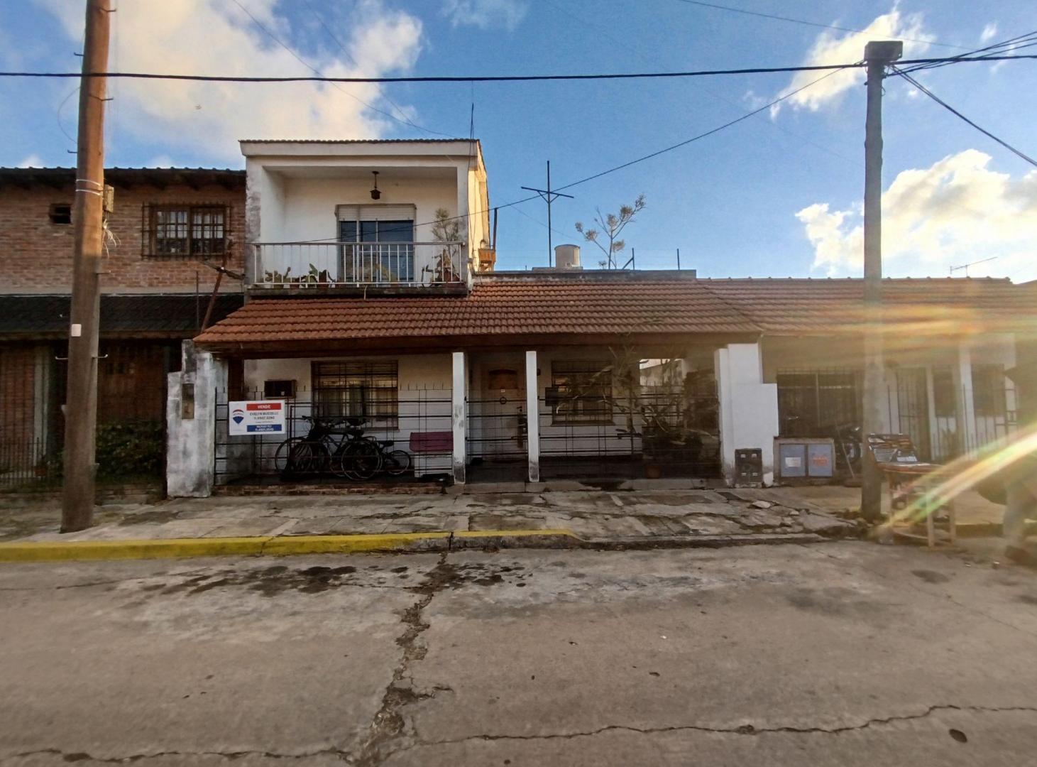 Foto de VENTA CASA 4 AMB TEMPERLEY APTO CREDITO PATIO, imagen 4
