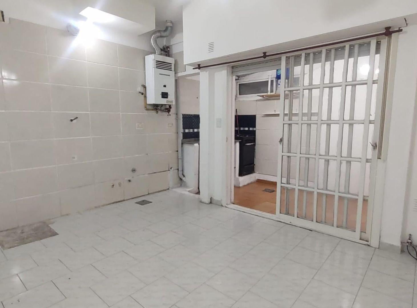 Foto de VENTA MONOAMBIENTE PB ALMAGRO APTO PROF EN AVENIDA, imagen 3