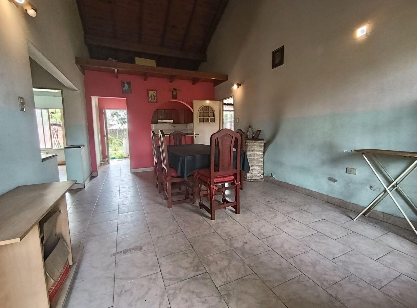 Foto de VENTA CASA 3 AMBIENTES MONTEGRANDE COCHERA Y PATIO, imagen 2