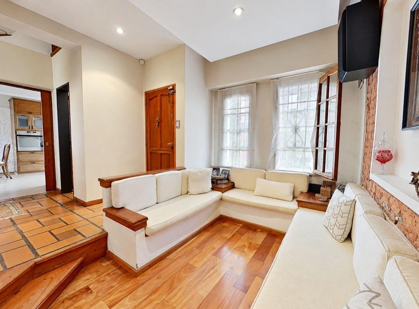Foto de VENTA CASA 5 AMB LINIERS UBICACION QUINCHO TERRAZA, imagen 2