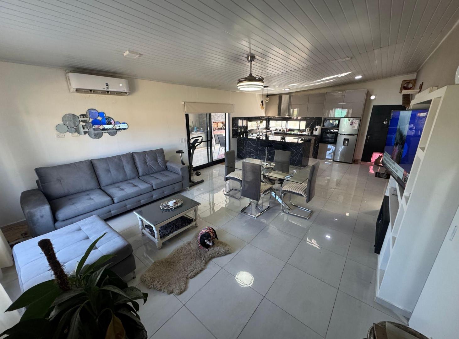 Foto de VENTA CASA 2 AMBIENTES CAÑUELAS IMPECABLE, imagen 1