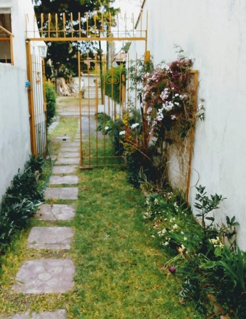 Chalet + Depto. 2 Amb. Lote 11 X 20 4