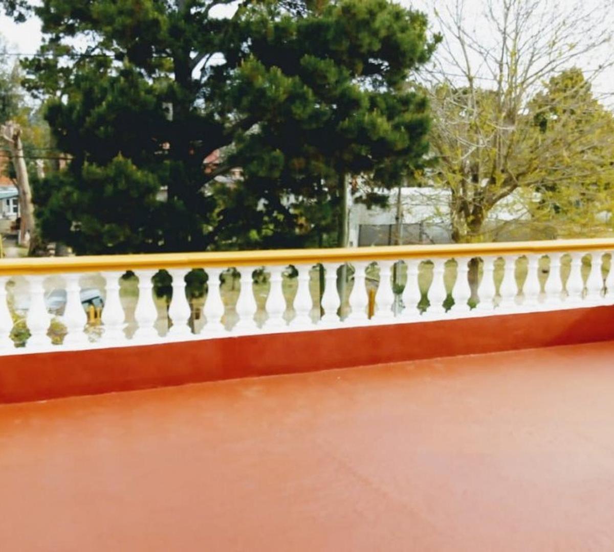 Chalet + Depto. 2 Amb. Lote 11 X 20 2